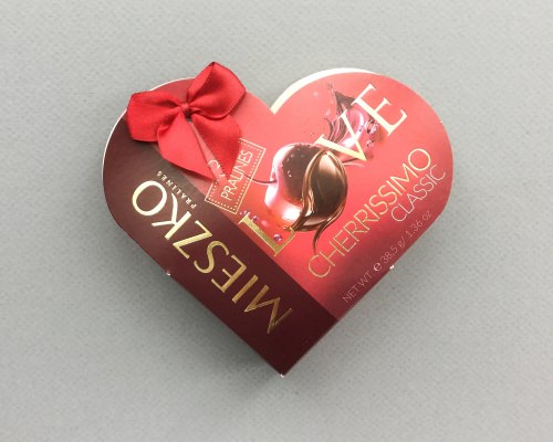 Sweetly Europe Subscription Box Review + Promo Code – February 2017