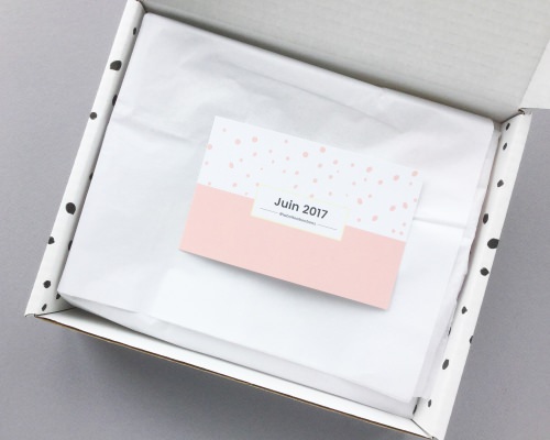La Boîte à Bonbons Subscription Box Review + Coupon Code – June 2017